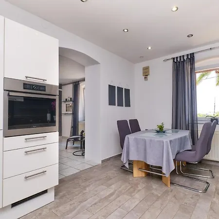 Bella Vista Apartment